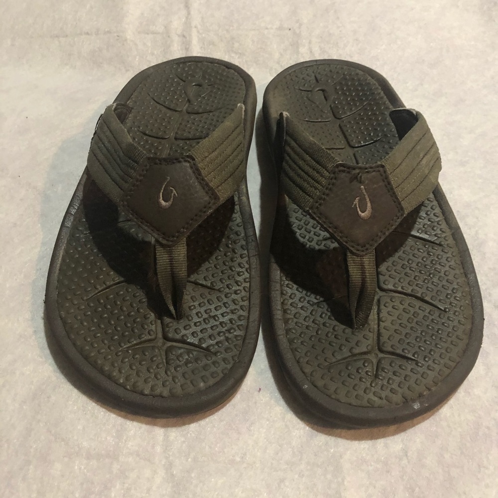 Olukai flip flops
